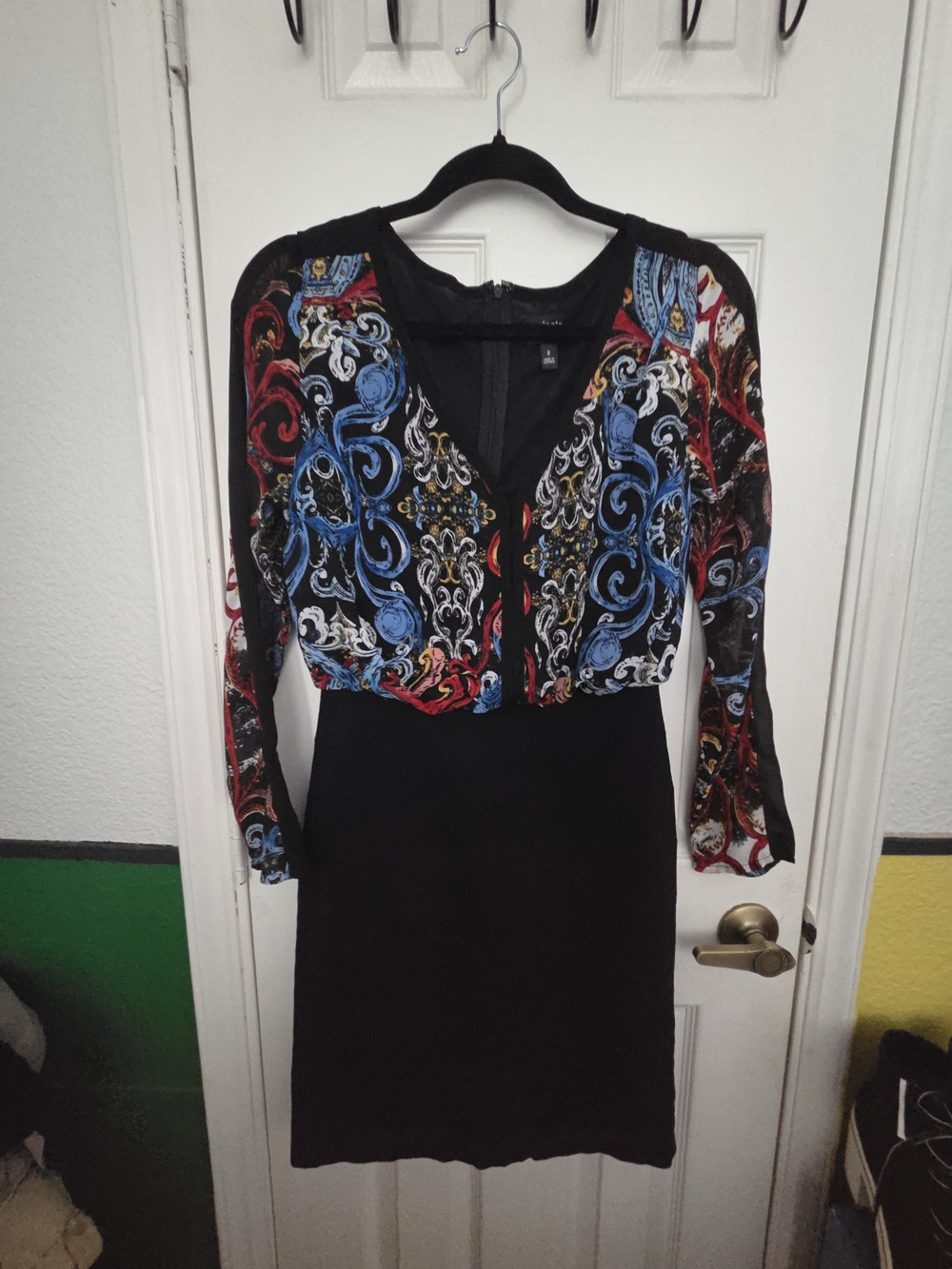 Nicole Miller Black with Multicolor Baroque-Print Bodice Midi Dress. Size 6